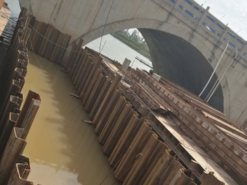 福焱建筑設(shè)備租賃鋼板樁施工,福焱建筑設(shè)備租賃靜壓樁機(jī),湖南福焱機(jī)械設(shè)備有限公司 福焱建筑設(shè)備租賃鋼板樁施工,福焱建筑設(shè)備租賃靜壓樁機(jī),湖南福焱機(jī)械設(shè)備有限公司